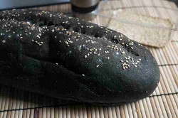 Featured image for “Pane carbone vegetale, si rischia la denuncia per truffa”